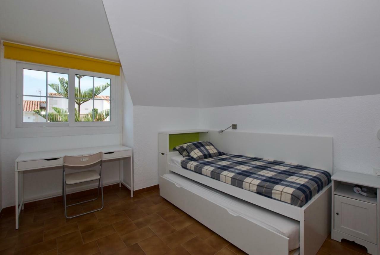 Villa Cala De La Mora Torredembarra Bagian luar foto
